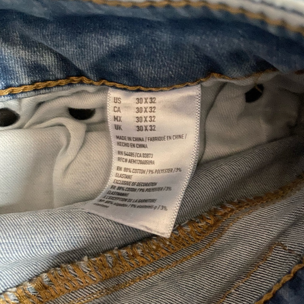 American Eagle Outfitters Light Blue Distressed slim fit - Picture 6 of 6